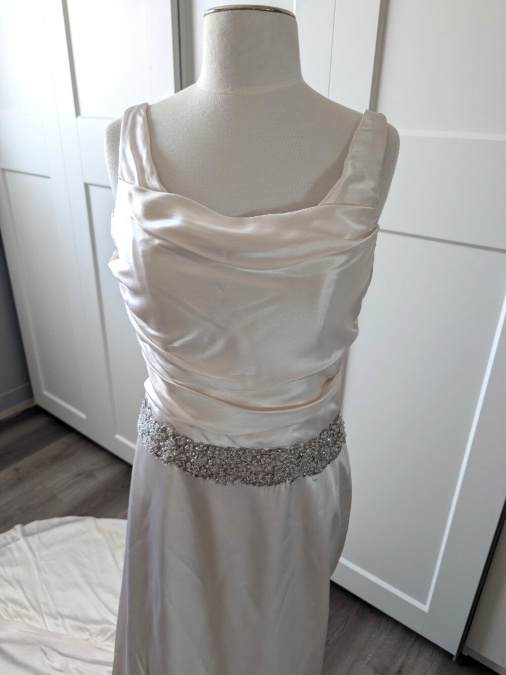 Winnie Couture 100% Silk Wedding Dress - Picture 5 of 11